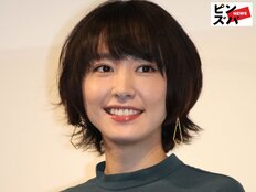 「脚が綺麗すぎ」新垣結衣、太ももあらわな短パン＆フーディルックが超新鮮 『オトナミューズ』ショットが好評
