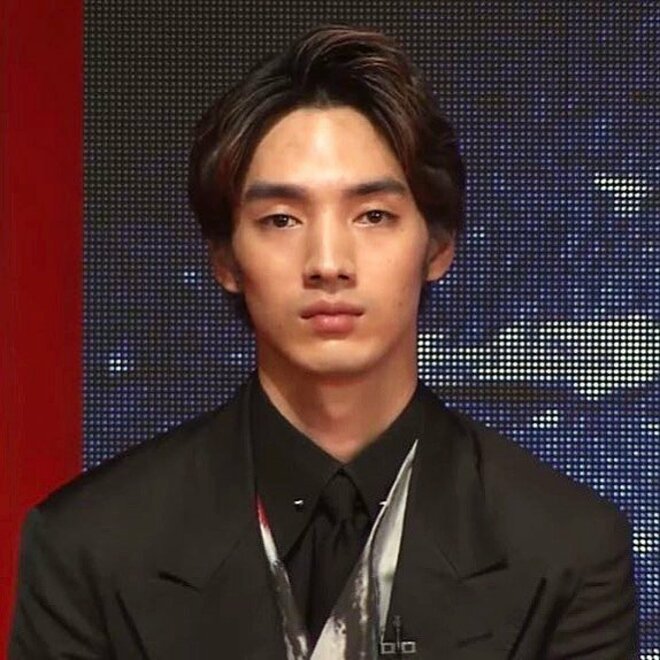 清水尋也容疑者、違法薬物疑惑で逮捕直前にテレビ収録現場で見せていた「目が虚ろでクマも目立つ」姿の画像