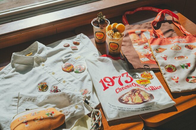 ファミレスにも「昭和レトロ」の波が到来 有名アパレルとデニーズの異色コラボが人気沸騰 背景をトレンドアナリストが解説の画像