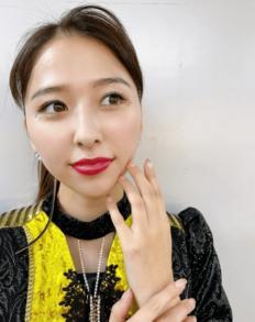 「もはやカップルか？」ももクロ玉井詩織＆佐々木彩夏“密着度高めのイチャイチャショット”にファン歓喜「お互い甘えたがりだね」