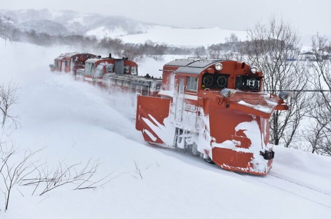 東京は1センチの積雪で右往左往…なぜ北海道の鉄道は大雪でも運行可能なのか JR北海道広報が明かす圧倒的な「予算とマンパワー」の画像