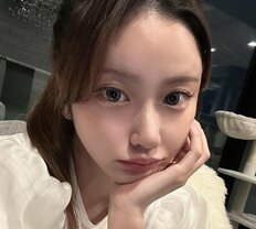 「4キロ太りましたので歩きます」‟伝説のモテ美女”小澤美里が体重増加を報告 ボディライン露わなドレスショットも