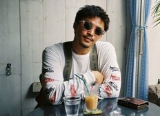 「ヤバいかっこよすぎて」GENERATIONS数原龍友、初フォトエッセイ告知動画で七変化 グラサン使いが「爆イケすぎる」と話題に