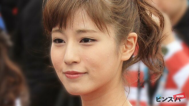 「だいぶミニ笑」フジテレビ夜の顔・堤礼実アナの衣装が物議　報道番組の服装めぐりSNS上で賛否分かれる【2026年7月BEST】の画像