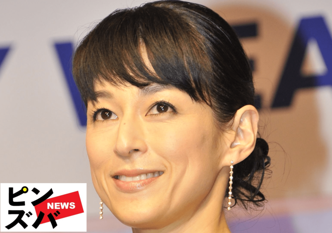 「え〜57歳？」鈴木保奈美、顔中汗だくのすっぴんふうショットに驚きの声「汗も滴る美しさ」の画像