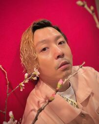 キンキ堂本剛、日本アカデミー賞最優秀主演男優賞俳優・岡田准一を「ゴリラいじり」！「聞き取れるか分からない」「地獄の時間」…裏には「いじってなんぼ」の“超信頼関係”