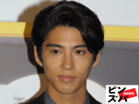 「反町隆史さんかと」賀来賢人、ムキムキマッチョ化した超別人級ショットに騒然！「え？誰？本人？」