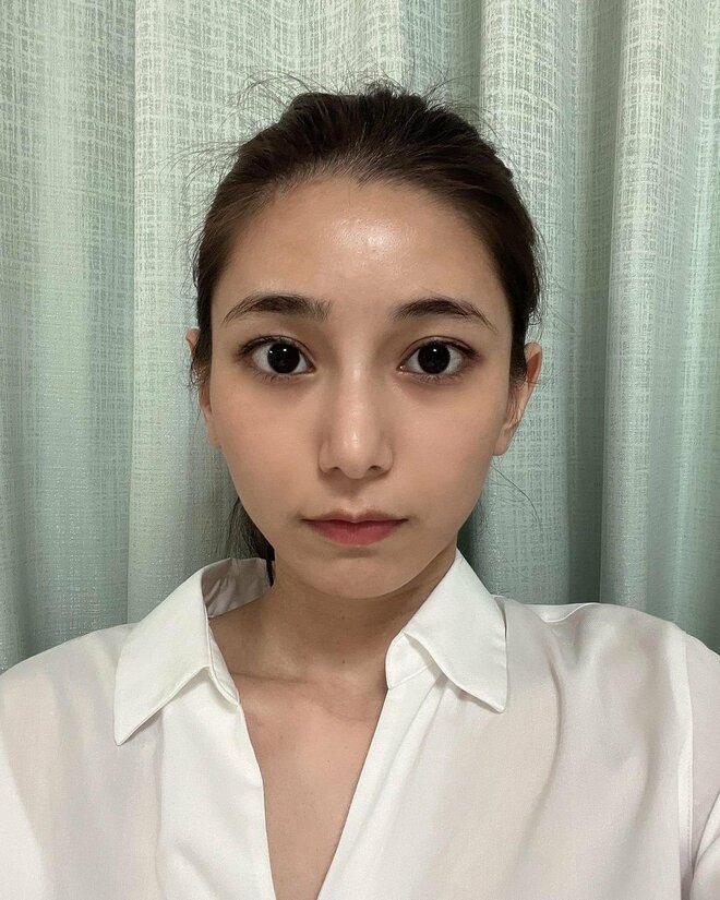 「今日くらいいいよね」城島茂の24歳下美人妻、ビールジョッキ片手にご機嫌な“夜遊びショット”公開 10か月ぶりインスタ更新の画像