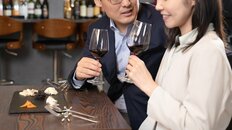 「恋愛でOKな年下との年の差」ランキング、「10歳以内」よりも多かった「ギリギリの年齢差」は【トップ3】