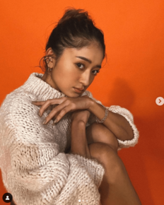 「ちょっと治安悪めすき」みちょぱ、ストリート系ファッションの“舌だし挑発ショット”に「イケイケ～激ヤバイ」「マジカッコいい！」とファン反応！