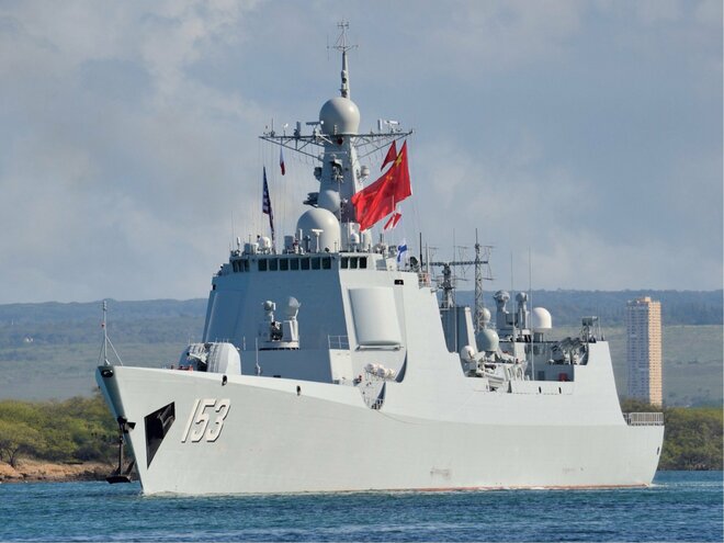 ミサイル駆逐艦　052C型