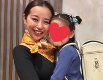 「はぁ〜最高の美男美女」窪塚洋介、45歳誕生日に美人妻とおそろコーデの密着ショット「永遠の憧れ」