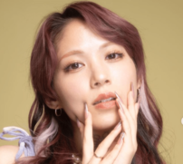 「息を呑む美しさ」全身タトゥーの元NMB48木下百花、ド派手ユニコーンカラーヘアでイメチェン！「とてもイケメンですね～」