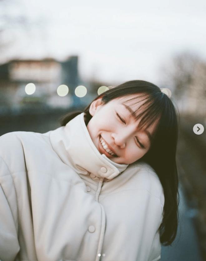 「息を呑むほど美しい」吉岡里帆、大人の色気漂う“背中全開”ショットに「ドキドキ」「女神です」とファン悶絶！の画像