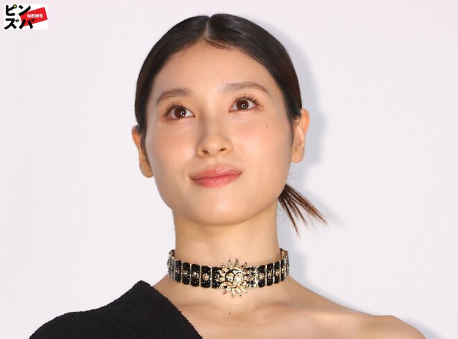 「急に大人女子～」土屋太鳳の劇的イメチェンが話題、“お腹チラ見せ”美ボディ披露のウラに“驚きのストイック”秘話の画像