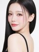 「清楚系韓国ギャル」人気モデル、ぴちぴちボディスーツ風＆ガーター網タイツ姿に「スタイル神」　夫はBADHOPメンバー兄