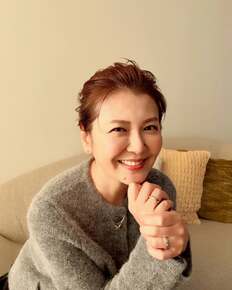 南野陽子・59歳、ヒゲ面の“THE ALFEEなりきり”に「こういうキャラ!?」「やりすぎ」反響　おちゃめ一面が全開