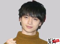 「彼氏感強すぎ」キスマイ玉森裕太、顔出し＆耳カチューシャのパリのディズニー満喫ショットに反響「イケメンで草」