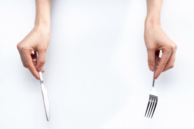 「咀嚼音クチャクチャ」食事マナーよりドン引きなのは？10～30代男女が「これをされたら“蛙化”しちゃうこと」【トップ3】の画像