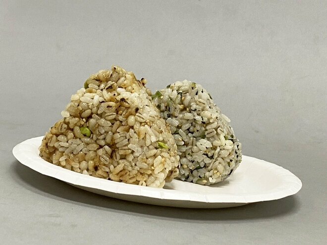 コンビニ各社のおにぎり＆吉野家でも新商品発売の「もち麦」 ヒットの裏に「コロナ禍での食生活の変化」の画像