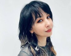 「二人の影が…」中島美嘉、印象激変ナチュラルメイクの匂わせツーショに「ラブラブですね」の声