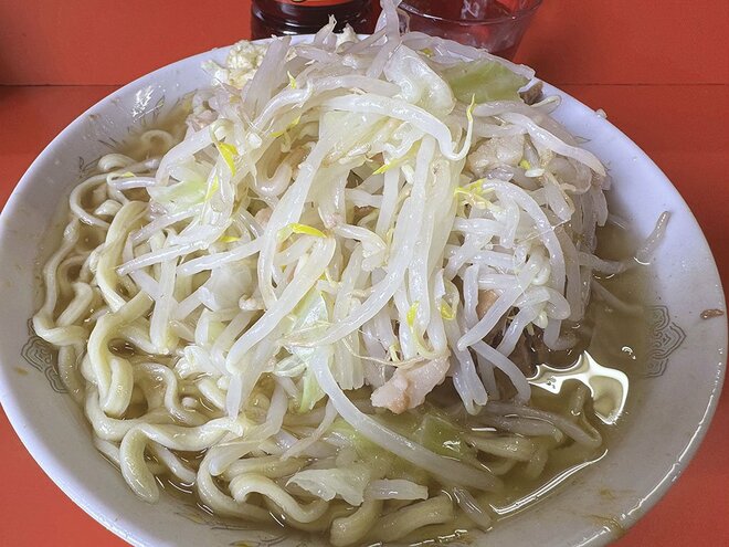 『ラーメン二郎』三田本店のラーメン（700円） ※撮影／ピンズバ編集部