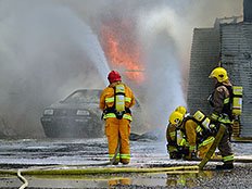 SOPHIA松岡充も炎上…スマホから700℃超え炎噴出で車内全焼、炭酸ドリンクが爆発し窓粉砕「車内置き忘れNGリスト5選」