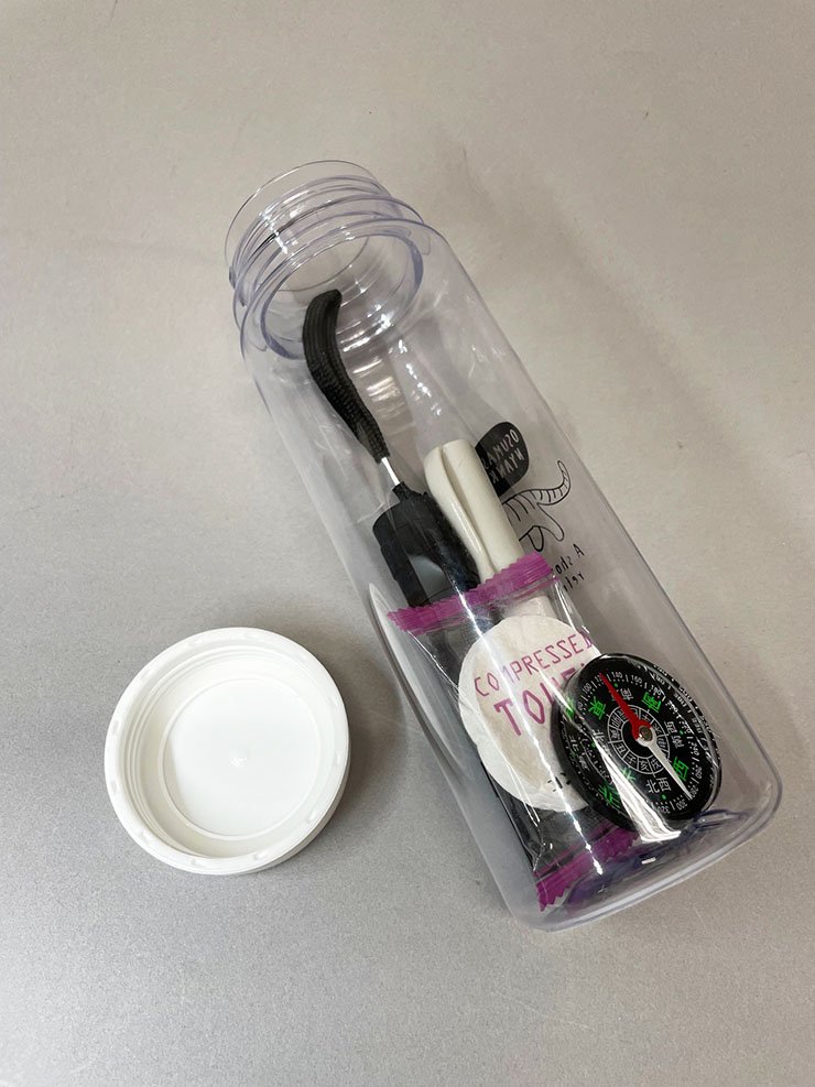 ウォーターボトルで常に携行したい4種の神器　※撮影／編集部