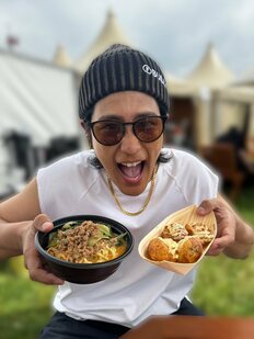WEST.桐山照史のドッグカフェで“シャンパン”提供に違和感　藤井流星・小瀧望脱退発表直後の“誕生日会”で広がった波紋