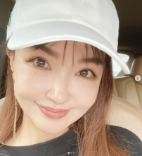 「ガチで20代にしか見えんのよ」平子理沙、デカリボン＆ミニボブヘアで印象激変！「TWICEのチェヨンみたい」の声も