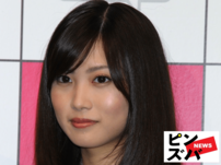 「30代に見えないんですけど」志田未来“150cmコーデ”ぴちぴち白ニット姿に「カワイイ大学生みたい」の声