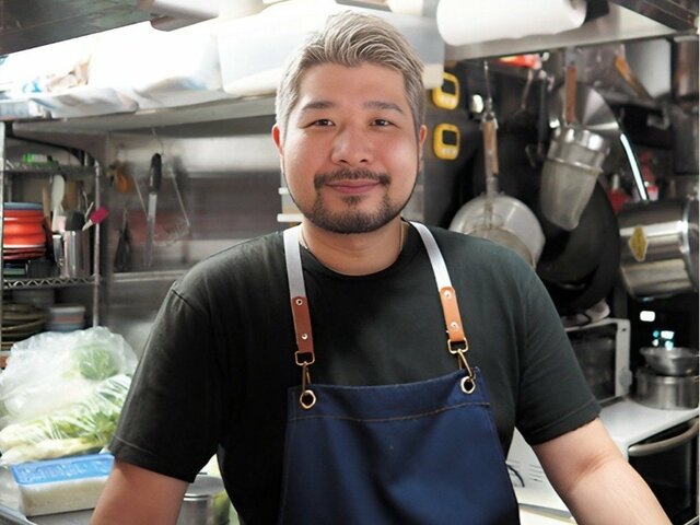 笑龍（しゃおろん）店主