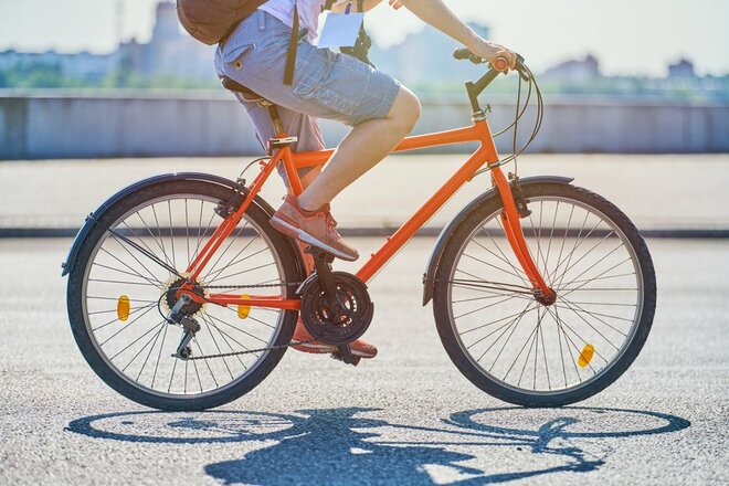 「知らないとヤバい自転車ルール」ランキング、“最も高額反則金”スマホ運転より多そうなのは【第4位以下】の画像