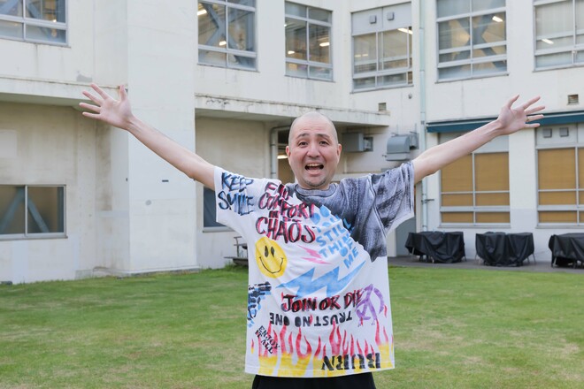 スリムクラブ内間政成　撮影：白木淳也（2/5）