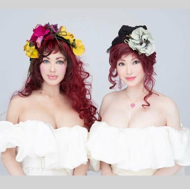 「お美しい御姿」叶姉妹、絵になるハワイの海辺ショット＆“新たな家族”写真公開　姉・恭子の言葉にファン感涙の画像