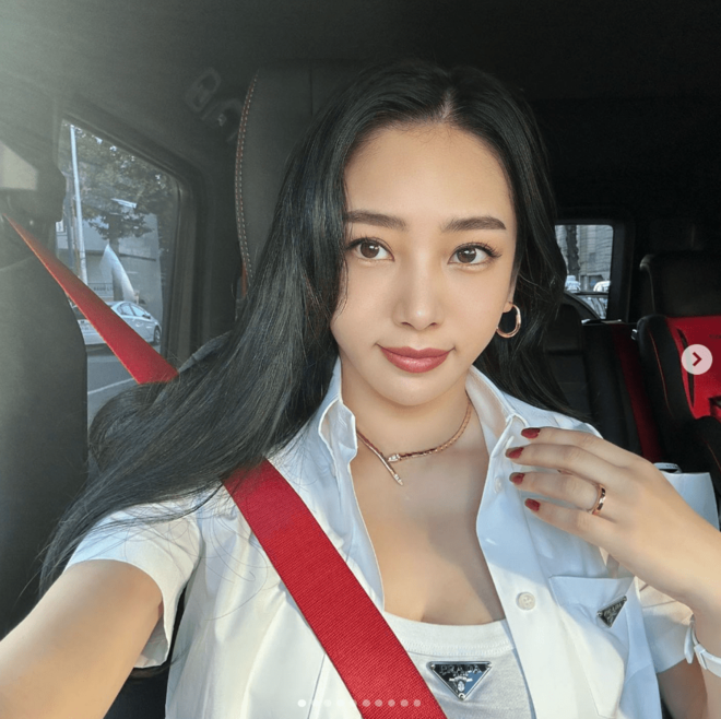 「愛してるよ」三代目ELLYの元パートナーMEGBABY、激似息子と熱烈キス！3歳にして「ものすごい美形」と反響の画像