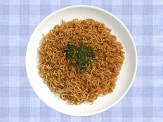 ソースの香ばしさがたまらない“ソースやきそば”もランクイン、10～30代男女が「好きなサッポロ一番」【第4位以下】