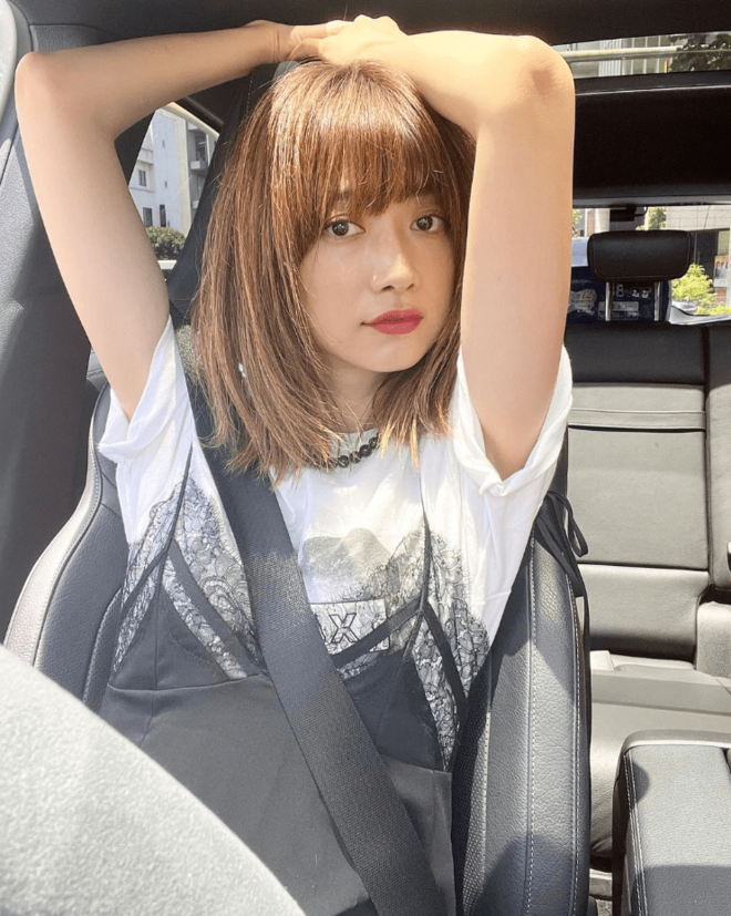 「全然変わらないスタイル」ヨンア37歳、超ミニ丈ショーパンから伸びるスラリ美脚がまるでバービー！の画像