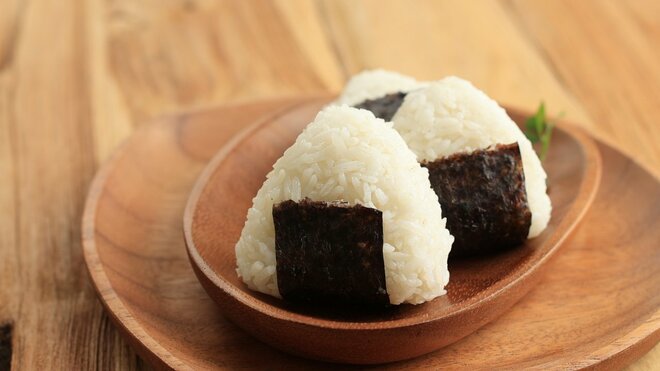 仁義なき「おにぎり戦争」最前線　コンビニ、スーパー、専門店…物価高時代を生き抜く商戦の内幕をおにぎり専門家に聞いたの画像