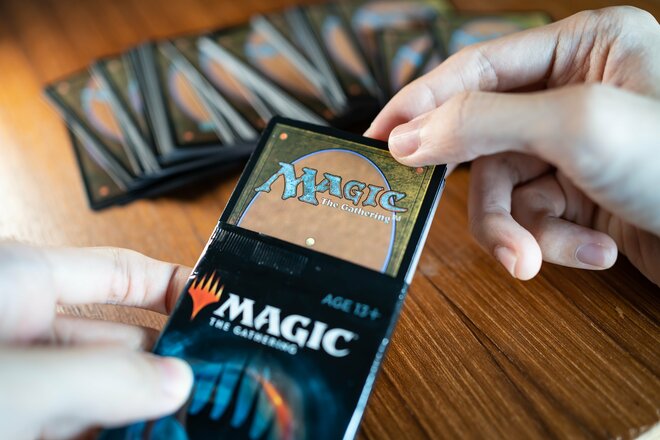 1パック4620円の衝撃。「MTG」激レアカード700万円狙いでコンビニ“ちょい買い”する大人が急増中の画像
