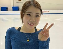 「可愛すぎて鼻血出そう〜」紀平梨花、ウインクにはにかみ笑顔のブラベショットにキュン！