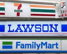 「300円以下」大手3社コンビニスイーツが絶品5選　コンビニ研究家が選んだ「今最も美味い」と断言するガトーショコラ