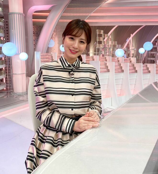 堤礼実　ミニプレート　フジテレビアナウンサー 堤礼実 アナ(@reimi_tsutsumi1123 ) 今回のTOPは、ミニスカート