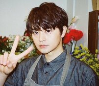 「一生顔が天才」瀬戸康史、さらつやマッシュヘア＆サングラス姿の最新近影が爆イケ「顔小さすぎます」