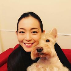 「すごく優しい顔に」岩佐真悠子さんのCM出演姿に反響　芸能界引退・1児の母・介護士6年で大目標も