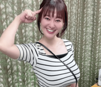 「まさかここまで大胆な…」“グラマラスすぎる”元NHKアナ、写真集付きCDに満点レビュー連発「期待以上」