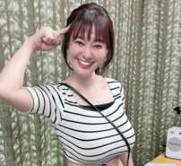 「脚！長！」“グラマラスすぎる”元NHKアナ、ヘルシー美脚露わなショーパン＆ブーツの秋の装いが沸騰「朝から元気になる」