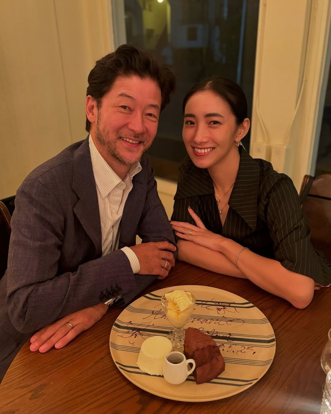 浅野 忠信 奥さん