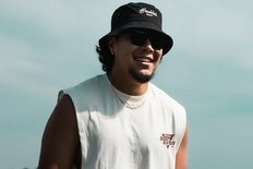 大谷翔平のラガーマン義兄、美人妻と“生まれたて赤ちゃん”との家族ショット公開