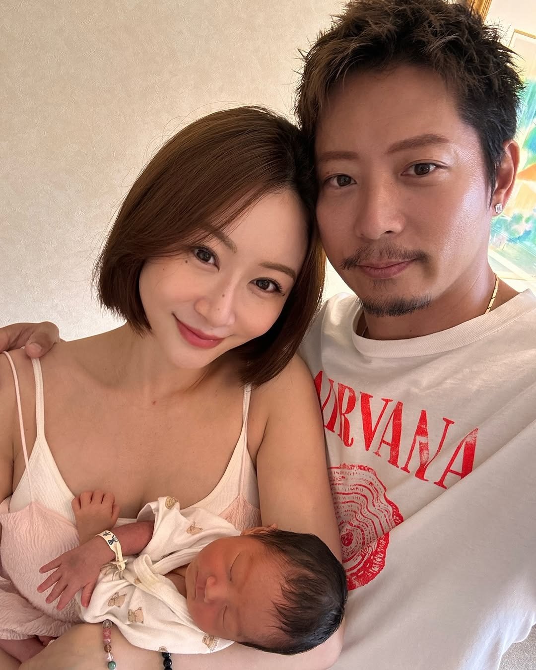 「デレデレのお顔」宮崎麗果、元EXILE・黒木啓司の誕生日&第5子のお食い初めをWお祝い「ハッピーオーラが凄すぎる」|概要|ニュース|ピンズバNEWS